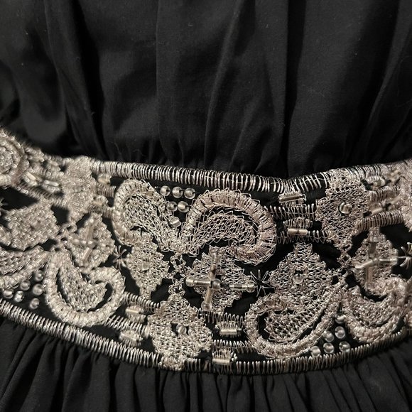 Banana Republic Black Silver Metallic embroidered size 4 - Picture 2 of 16